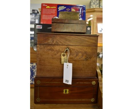 A quantity of various boxes to include a wooden writing box and a wooden tea caddy (4)