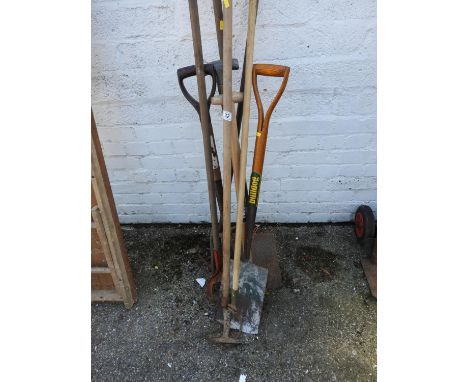 Quantity of Garden Tools 