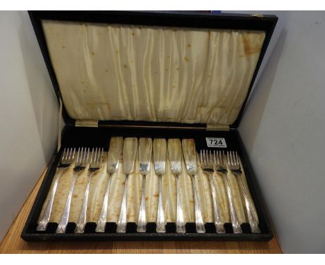 Cased Vintage Fish Cutlery 