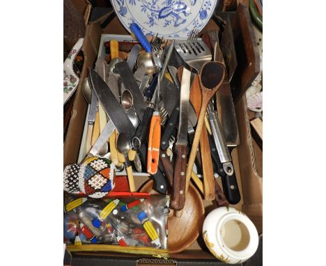 Box of Vintage Cutlery etc 