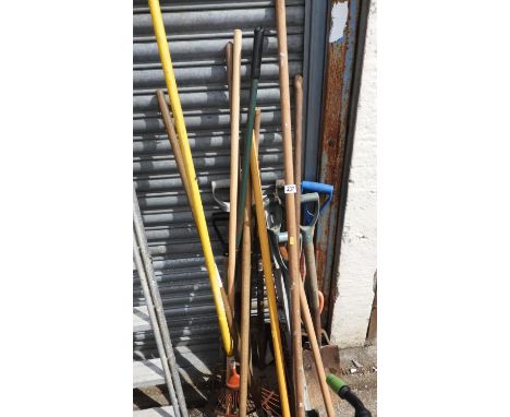 Quantity of Garden Tools 