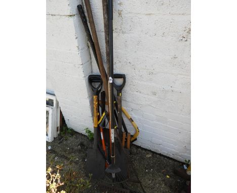 Quantity of Garden Tools 