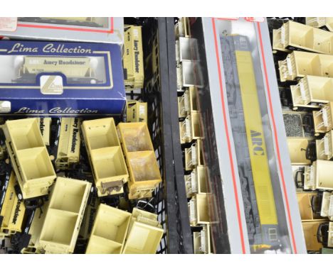 Lima OO Gauge Amey Roadstone (ARC) Locomotive and 'Block' Trains, the loco in original box, Lima class 59 102 'Village of Cha
