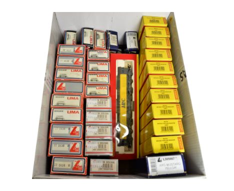 Hornby and Lima OO Gauge Amey Roadstone (ARC) Locomotive and 'Block' Trains, all in original boxes, Hornby R2521 class 59 102