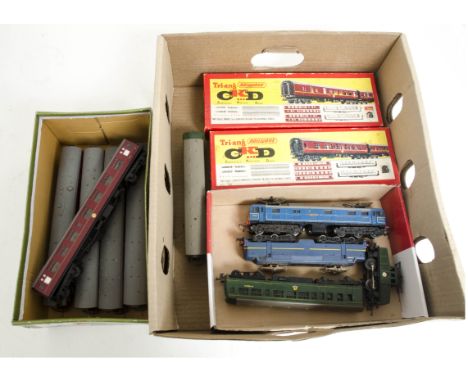 Tri-ang 00 Gauge Pantograph Electric Locomotives DMU and various BR maroon Coaches including CKD sets, CKD BR blue EM2 27002 