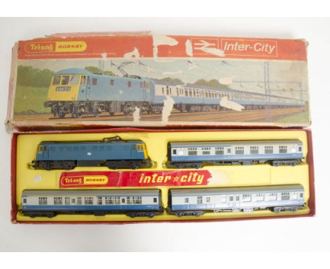 Tri-ang Hornby R644 Inter-City Passenger Set, comprising BR blue E3001 single pantograph Locomotive and three BR blue/grey co