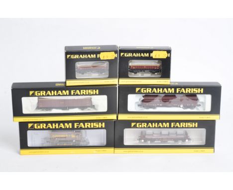 Graham Farish (Bachmann) N Gauge EWS Class 08 Diesel Locomotive and Rolling Stock, loco ref 371-019, 0-6-0DS no 08897 in weat