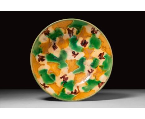 Ca. 18th -19th century AD.
A ceramic "sancai" bowl. The round body supported on a short foot.
Size: 170mm x 70mm; Weight: 525
