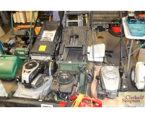 A Atco Admiral 16 petrol lawnmower with Briggs &amp; Stratton engine