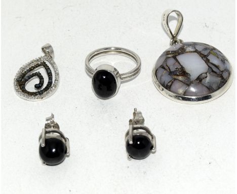 Collection of silver jewellery to include ring earrings pendants