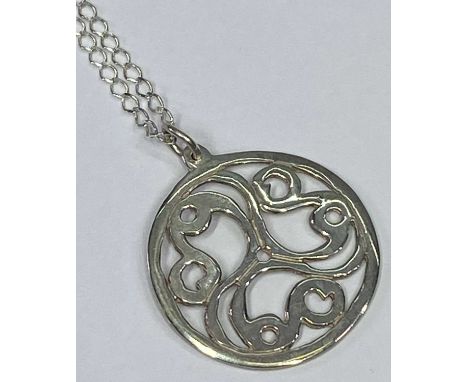 CIRCULAR 925 SILVER CELTIC STYLE PENDANT &amp; CHAIN - total 5.5grms