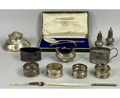 HALLMARKED SMALL SILVER &amp; COLLECTABLES GROUP - 12 items fully hallmarked plus two others to include a Capstan type shape 