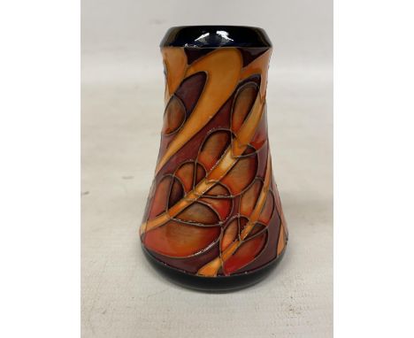 A MOORCROFT 3 INCH VASE COEUR'S ENFLAMES (K. GOODWIN) 