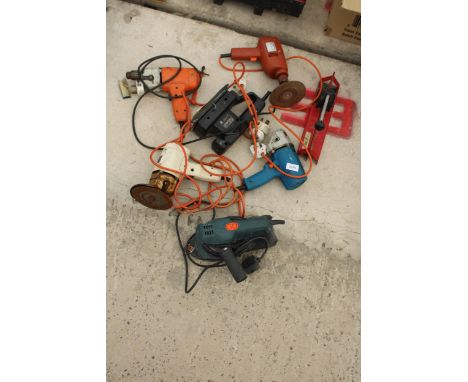 AN ASSORTMENT OF POWER TOOLS TO INCLUDE DRILLS AND SANDERS ETC 