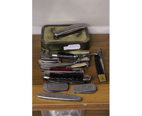FOURTEEN VINTAGE PENKNIVES 