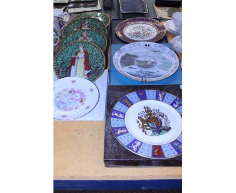 EIGHT CABINET PLATES, ALL BOXED, TO INCLUDE ROYAL WORCESTER 'ORCHARD COLLECTION', SPRING, SUMMER, AUTUMN AND WINTER, MINTON '