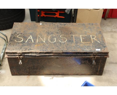 A LARGE VINTAGE METAL TRAVEL TRUNK 