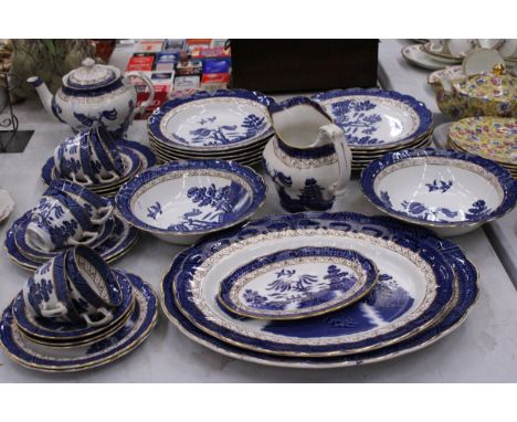 A BOOTHS 'REAL OLD WILLOW' PART DINNER SERVICE (37 PIECES), TO INCLUDE SERVING PLATES, DINNER PLATES, SOUP BOWLS, SERVING BOW