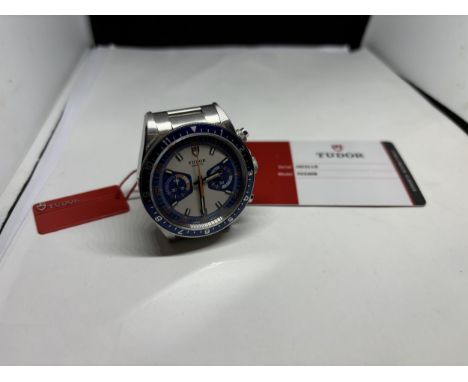 A TUDOR HERITAGE AUTOMATIC CHRONOGRAPH WRIST WATCH SEEN IN WORKING ORDER BUT NO WARRANTY 