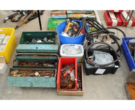 AN ASSORTMENT OF ITEMS TO INCLUDE TOOLS, HARDWARE AND A PAINT SPRAYER ETC