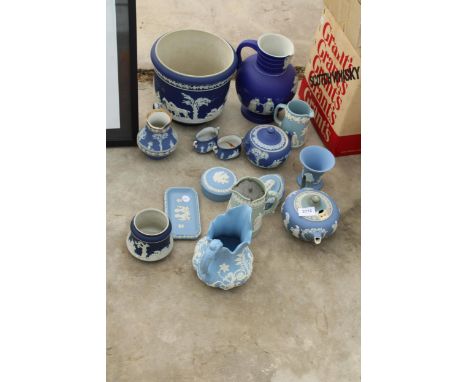 AN ASSORTMENT OF VARIOUS JASPERWARE ITEMS TO INCLUDE A PLANTER, TRINKETS AND JUGS (SOME A/F)