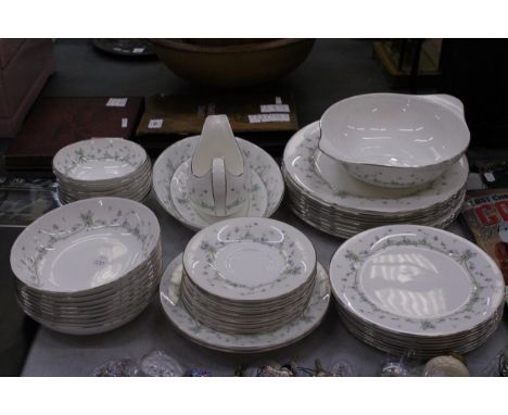 A QUANTITY OF ROYAL DOULTON 'DEMURE' DINNER WARE TO INCLUDE DINNER PLATES, SIDE PLATES, SAUCERS, BOWLS, A SAUCE BOAT AND SAUC
