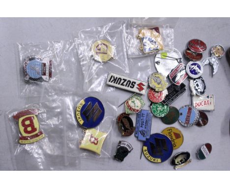 THIRTY MOTORBIKE AND SPEEDWAY RELATED BADGES 