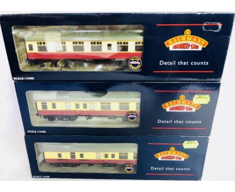 Bachmann OO gauge rake of three BR Mk1 Crimson and Cream passenger coaches all boxed