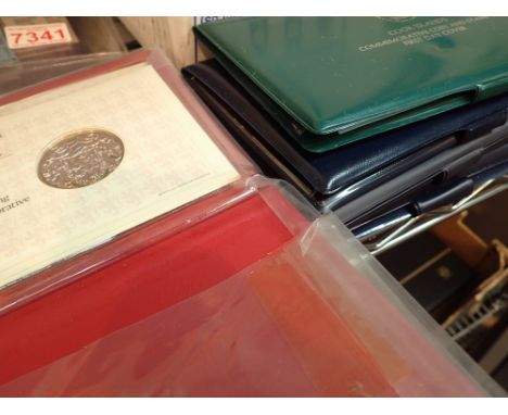 Five medallic first day covers USA Bicentennial 200th Derby Michaelangelo Cook Islands and Robert the Bruce