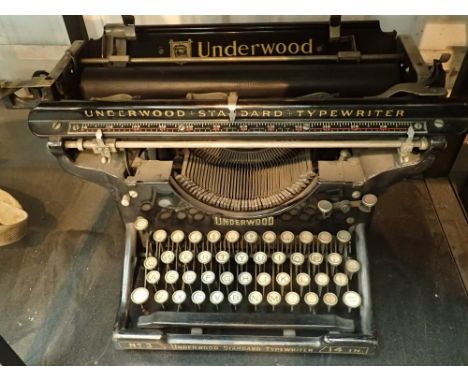 Vintage Underwood standard typewriter NO3