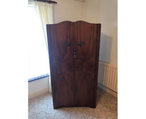 A gentleman's wardrobe with fitted interior, approximately 170 cm x 90 cm x 52 cm. 
NOTE: ITEM IS LOCATED IN THE WN8 POSTCODE