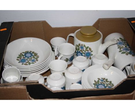A JG Meakin studio dinner and tea service, in the Tropic pattern (two boxes)