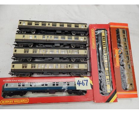 LIMA, 4 X MK1 CHOCOLATE & CREAM COACHES, HORNBY MK1 SLEEPING CAR BOXED R924, 1 X TEAK R478 BOXED & 1 BOXED GW R429