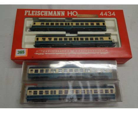 FLEISCHMANN BOXED 4434 DB 614 DMU RUNS, & 2 X 4436 COACHES BOXED