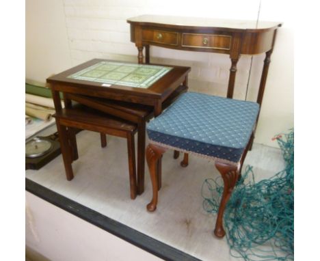 Small furniture: to include a 1930s mahogany framed stool, raised on cabriole legs       BSR
