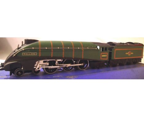 Hornby Dublo two rail, A4 Class Mallard Green, Late Crest, 60022, fitted with Flying Scotsman headboard in very good conditio