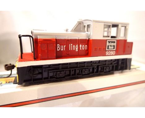 Bachmann HO scale Plymouth Diesel, Burlington 9280, fitted lights. Excellent condition, boxed. P&amp;P Group 1 (£14+VAT for t