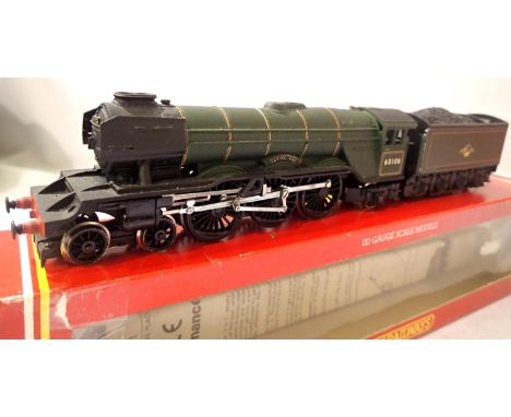 Hornby Class A3, refinished in BR Green, Late Crest, 60106, Flying Fox, in very good condition, box poor. P&amp;P Group 1 (£1