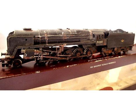 Hornby Class 9F, refinished Black, Late Crest, 92201, heavily weathered, metal kit built tender top (loose), in fair conditio