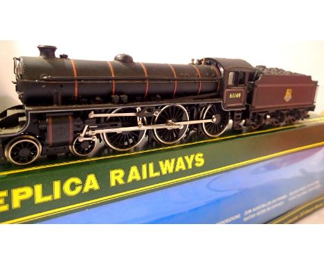 Replica/Bachmann Class B1, Black, Early Crest, 61149, detailed, in very good condition, box poor. P&amp;P Group 1 (£14+VAT fo