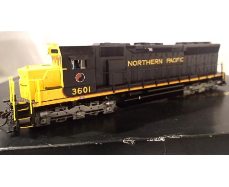 Bachmann Spectrum HO scale 82703, EMD SD45 Diesel, Northern Pacific. Very good - excellent condition, box with wear. P&amp;P 