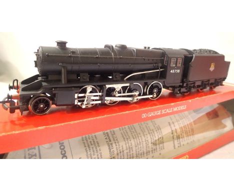 Hornby R322 Class 8F, Black, Early Crest, 48758, in very good condition, box poor. P&amp;P Group 1 (£14+VAT for the first lot