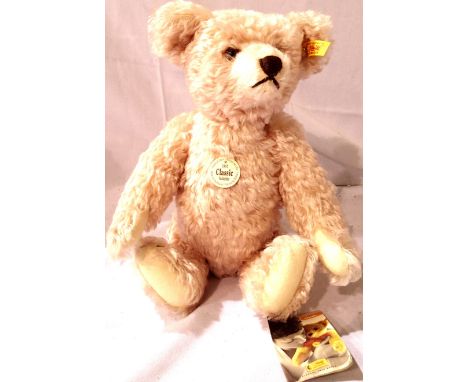 Steiff 1907 classic teddy bear with original labels and ear button, H: 30 cm. P&amp;P Group 2 (£18+VAT for the first lot and 