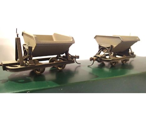 Bachmann Spectrum On30 scale 29802, two logging and mining cars (one missing). Excellent condition, boxed. P&amp;P Group 1 (£