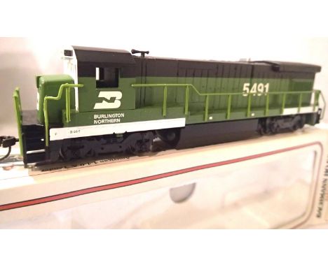 Bachmann HO scale B23/B30-7 Diesel, Burlington Northern, 5491 Green. Very good - excellent condition, boxed. P&amp;P Group 1 
