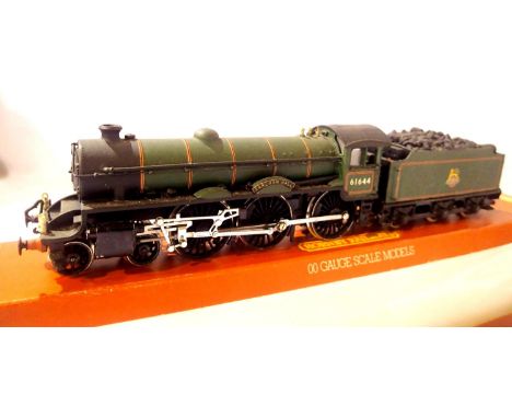 Hornby Class B17, refinished Green, Early Crest, 61644, Earlham Hall, detailed, tender top loose, box poor. P&amp;P Group 1 (