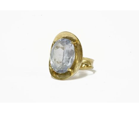 A Continental gold single stone oval cut synthetic spinel ring, size L½5.51g