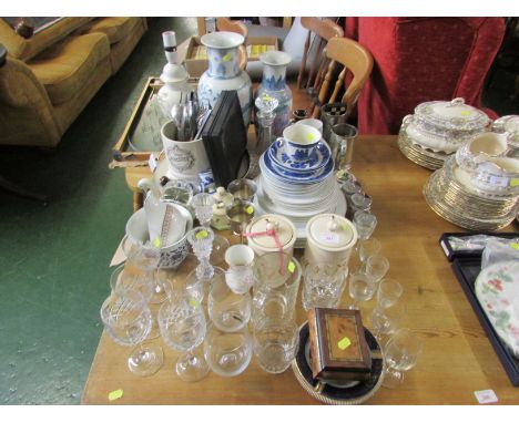 ASSORTED HOMEWARE INCLUDING CHINA TABLE LAMP (PLUG REQUIRED), CERAMIC VASES DRINKING GLASSES, STAINLESS CUTLERY, TRAVEL GAMES