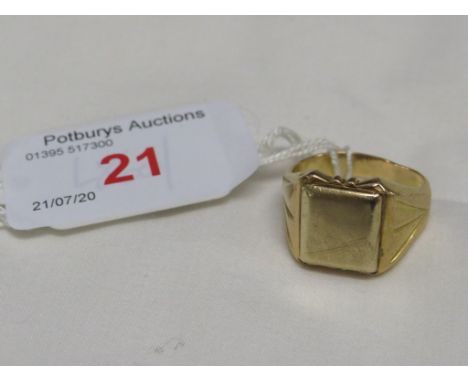 FOREIGN YELLOW METAL SIGNET RING, STAMPED WITH CHINESE CHARACTERS, 11.8G (acid test positive for gold)