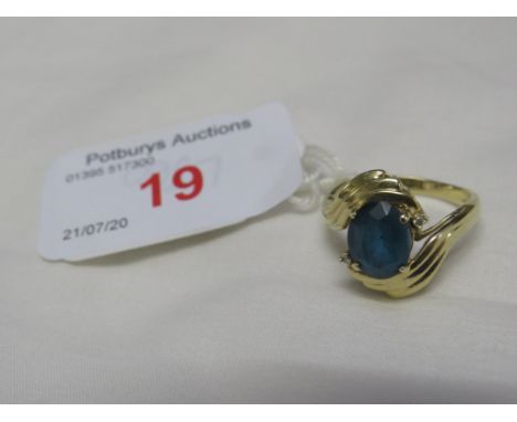 YELLOW METAL RING SET WITH GREEN/BLUE STONE, STAMPED 585, 3.4G